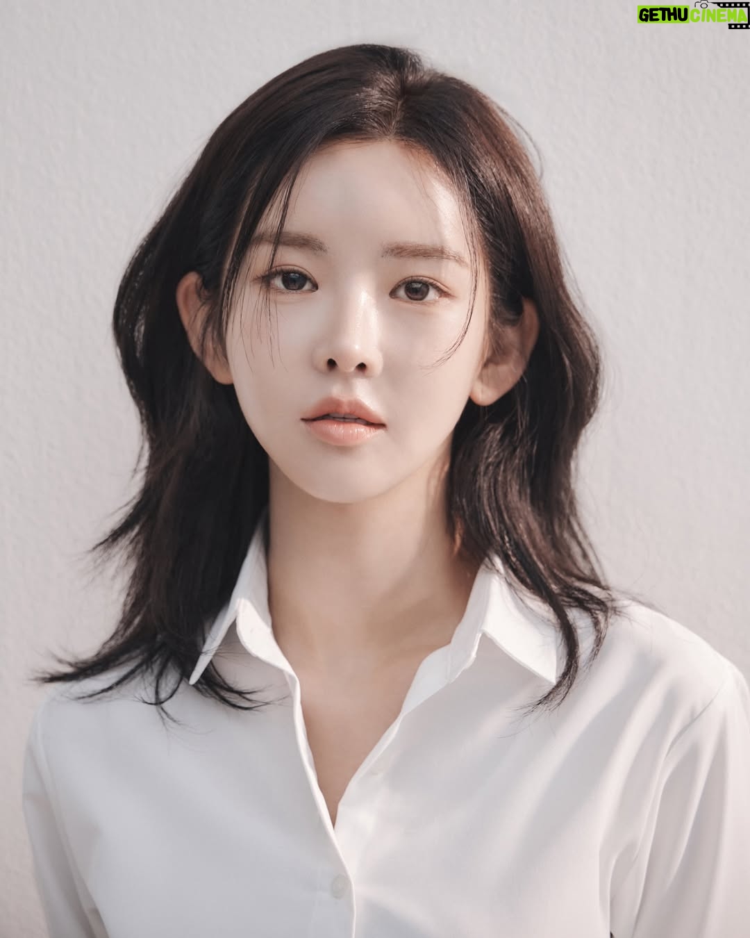 Shin Sae-rom - 5.2K Likes - 새로운 계절