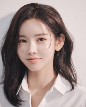 Shin Sae-rom Instagram - 새로운 계절