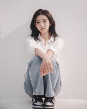 Shin Sae-rom Instagram - 새로운 계절