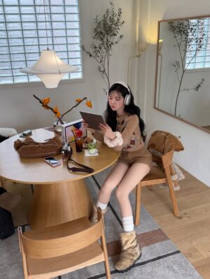 Shin Sae-rom Instagram - #광고 @shalab_kr

요즘 영상 보거나 작업할 때
레드미 패드 2 프로를 쓰고 있어요✨

2.5K 대화면에 120Hz라서
스크롤도 영상도 부드럽고,
TÜV 3종 아이케어 인증이라
오래 써도 눈이 편안한 점이 좋았어요

12000mAh 대용량 배터리에
역방향 충전까지 돼서
외출할 때는 보조배터리처럼도 쓰는 중🔥

가성비 좋은 태블릿 찾는 분들은
이 모델 꼭 비교해보세요 :)
#샤오미 #샤오미패드 #레드미패드 #태블릿pc #태블릿추천