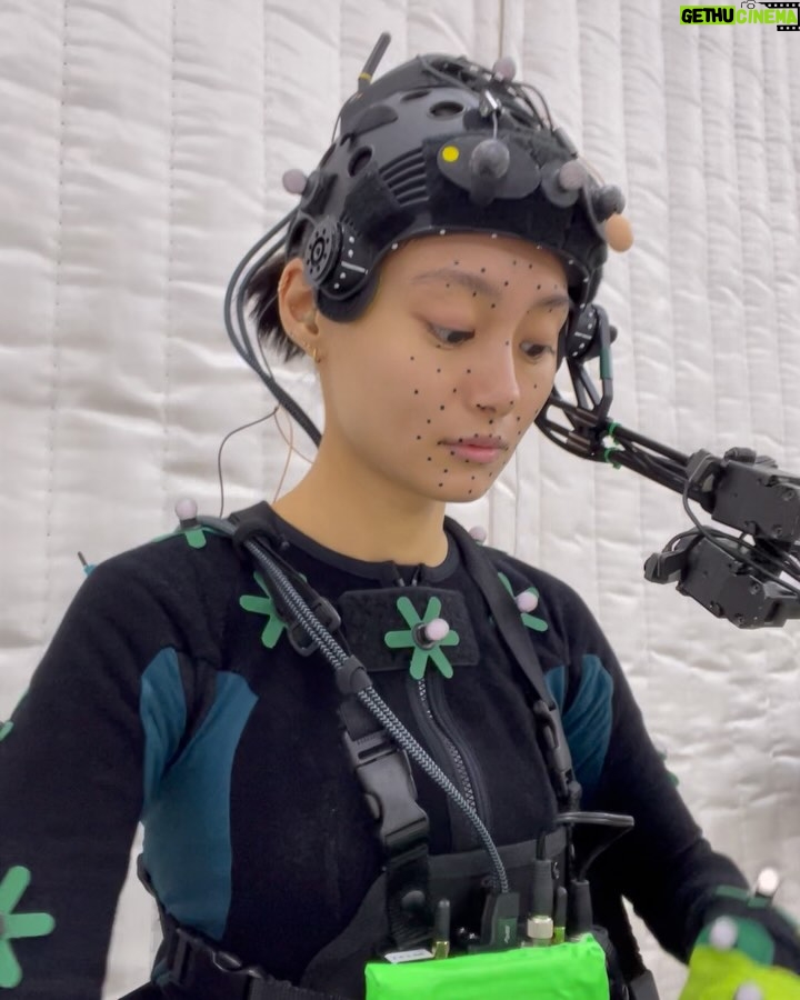 Shioli Kutsuna - 33.2K Likes - 3 year journey with @hideo_kojima &
@kojipro2015_official family. 秀夫監督の世界に参加できて、幸せです。有難うございます🥹 

#DEATHSTRANDING 2 ON THE BEACH out now🎮💝 みなさんゲームの中で会いましょ〜〜🐨🤰☔️🌈
