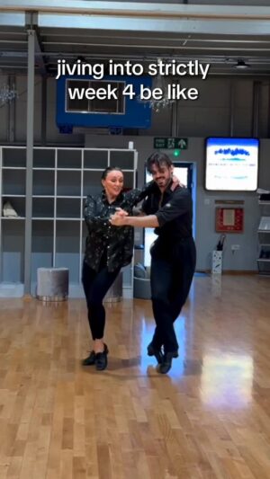 Shirley Ballas Instagram - This is my pre show warmup btw 🫡 @bbcstrictly @giuseppenonnis
#strictly #strictlycomedancing #jive #dance