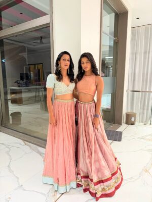 Shreyanka Patil Instagram - Are we looking pretty or what? 😍
Credits for both our looks:
Outfit: @re_ceremonial
Jewellery: @tribebyamrapali
Styling: @monica_nim
HMU: @swapnildiwakar_hair , @pooja_dhakaan1