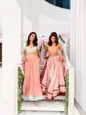 Shreyanka Patil Instagram - Are we looking pretty or what? 😍
Credits for both our looks:
Outfit: @re_ceremonial
Jewellery: @tribebyamrapali
Styling: @monica_nim
HMU: @swapnildiwakar_hair , @pooja_dhakaan1
