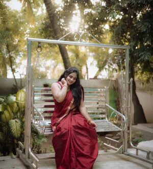 Shruthi Selvam Instagram - Edhai Naan kaepin…. 
Unaiye Tharuvaayaa??? ❣️🌸 
.
#shruthiselvam