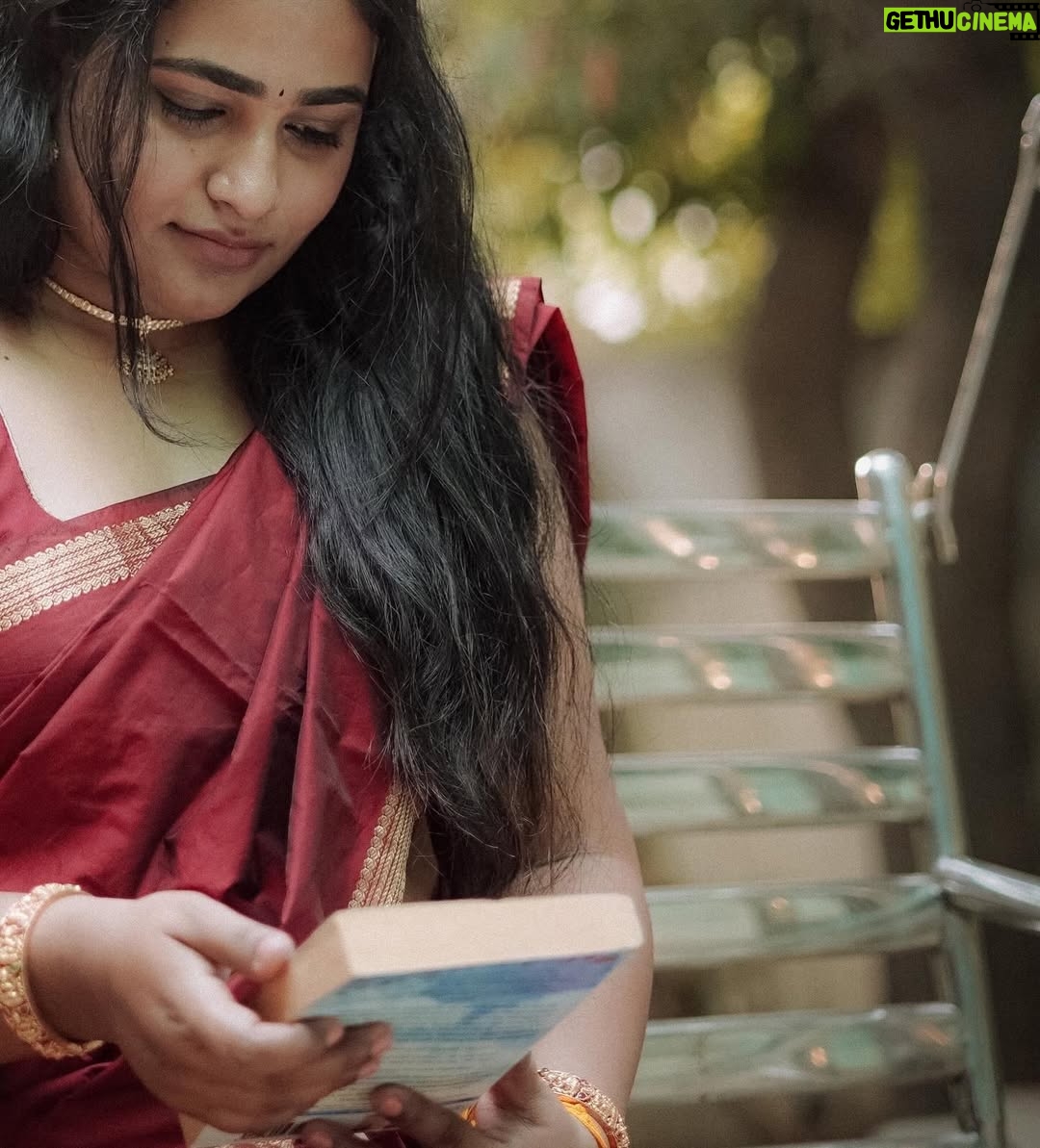 Shruthi Selvam - 18.3K Likes - Edhai Naan kaepin…. 
Unaiye Tharuvaayaa??? ❣️🌸 
.
#shruthiselvam