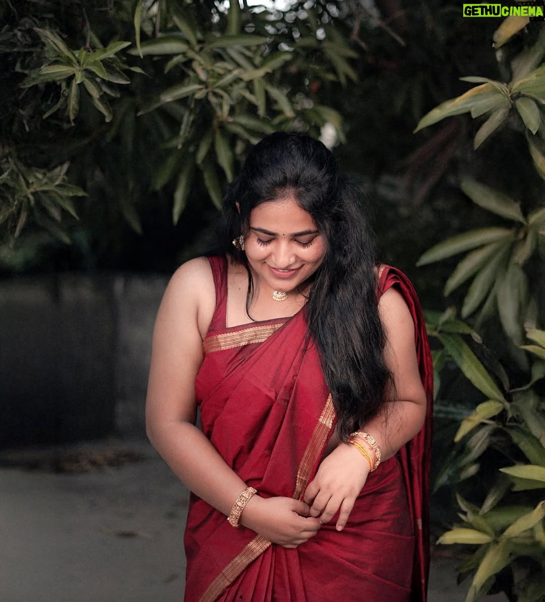 Shruthi Selvam - 18.3K Likes - Edhai Naan kaepin…. 
Unaiye Tharuvaayaa??? ❣️🌸 
.
#shruthiselvam