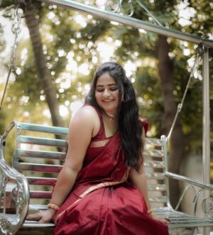 Shruthi Selvam Instagram - Edhai Naan kaepin…. 
Unaiye Tharuvaayaa??? ❣️🌸 
.
#shruthiselvam