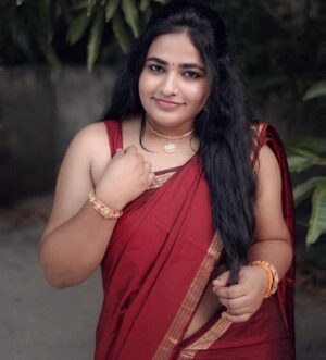 Shruthi Selvam Instagram - Edhai Naan kaepin…. 
Unaiye Tharuvaayaa??? ❣️🌸 
.
#shruthiselvam