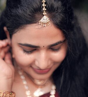 Shruthi Selvam Instagram - Edhai Naan kaepin…. 
Unaiye Tharuvaayaa??? ❣️🌸 
.
#shruthiselvam