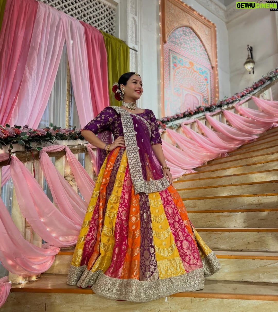 Shruti Rawat - 11.3K Likes - Kya Haseena Man Jayegi? 🤔
Jane ke liye dikhiye Yeh Rishta Kya Kehlata hai.. 9 30pm @starplus @directorskutproduction #yehrishtakyakehlatahai #yrkkh