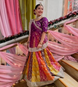 Shruti Rawat Instagram - Kya Haseena Man Jayegi? š¤
Jane ke liye dikhiye Yeh Rishta Kya Kehlata hai.. 9 30pm @starplus @directorskutproduction #yehrishtakyakehlatahai #yrkkh