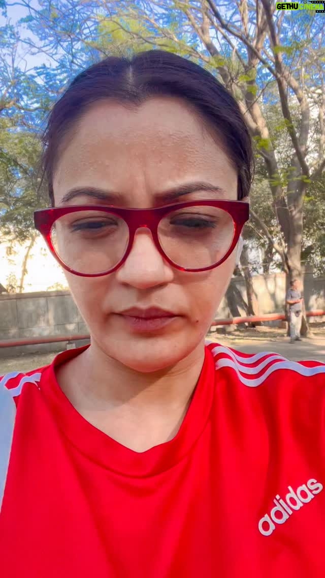 Shruti Rawat - 10.8K Likes - Agar kabhi bhi zindagi me ahenkaar sar me chadne lage, aur aisa lage ki aap bohat Important ho… Mumbai aake autos me travel karne lage please 🙏🏻😅 Auto wale bhais wil tell u exactly where u stand 🤣 

I Really Respect Auto Drivers.. They treat everyone The Same N equal.