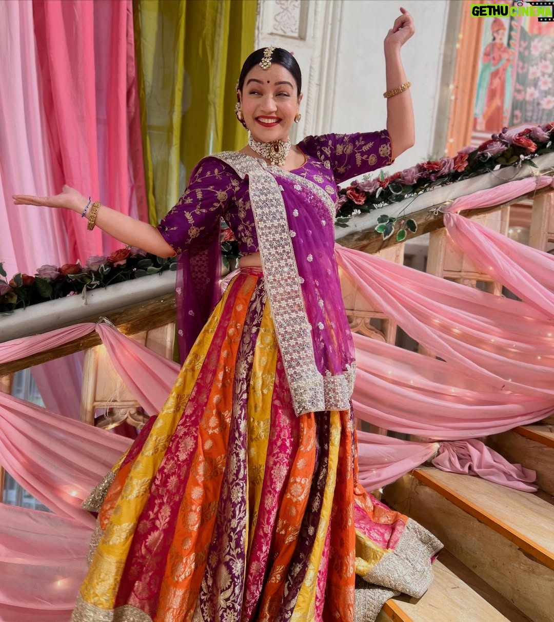 Shruti Rawat - 11.3K Likes - Kya Haseena Man Jayegi? 🤔
Jane ke liye dikhiye Yeh Rishta Kya Kehlata hai.. 9 30pm @starplus @directorskutproduction #yehrishtakyakehlatahai #yrkkh
