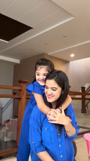 Shweta Sood Instagram - Savoring every heartbeat shared with my daughter, where love blooms in fleeting moments and tiny gestures, weaving a tapestry of cherished memories that forever warm the soul.
.
.

#Daawat #Weekend #saturdayMood #vibes #love
 #DaawatBringOutYourFinest #Bringoutyourfinest #Daawatbasmati #DaawatBiryani #BrizzleXDaawat #ShwetaSood #AnayaSood #PunjabiBrizzle 💕🧿