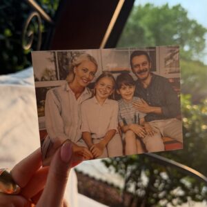 Sibel Aytan Instagram - Bu akşam artık veda vakti mimiciklerim.
Yeni hikayelerde görüşmek üzere! 
seni de çok özleyeceğim kız çocuğu. 
“unutmayın hiçbir şeyi kafanıza takmıyorsunuz ve unutmayın kraliçeler sadece taç takar. 👸🏼” 
Miy miy!