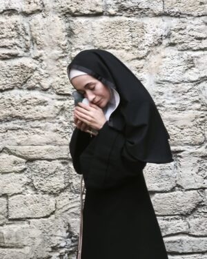 Sibel Aytan Instagram - Fatıma hatun🌹 Maria..
Sezon boyunca iki ayrı isim iki ayrı dünya ve tek bir niyet vardı. Görev tamam. 
Umarım böylesine güçlü bir karakteri layığıyla oynayabilmişimdir. 
Yapım ekibimize, yönetmenlerimize, canla başla çalışan her birimden ekibimize, oyun arkadaşlarıma ve emeği geçen herkese çok teşekkür ediyorum.
Yeni hikayelerde, yeniden görüşmek dileğiyle. 🙏🏻
@mehmedfetihlersultanitrt