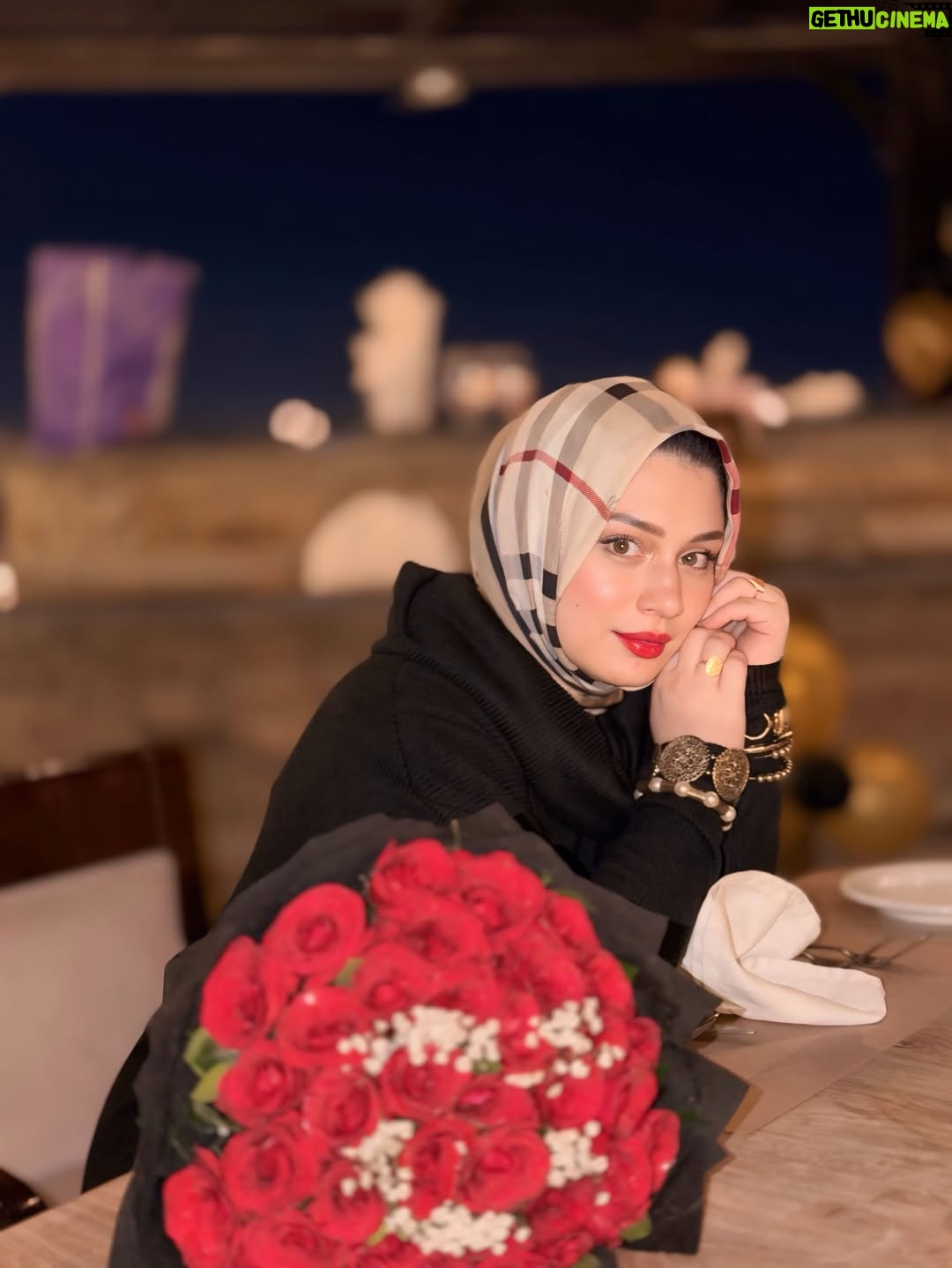 Sidra Batool - 12.9K Likes - This year I chose peace — keeping all I need, releasing the rest. Growing, glowing, and trusting Allah’s timing 🤍

Photo courtesy @nimrakhan_official 📸