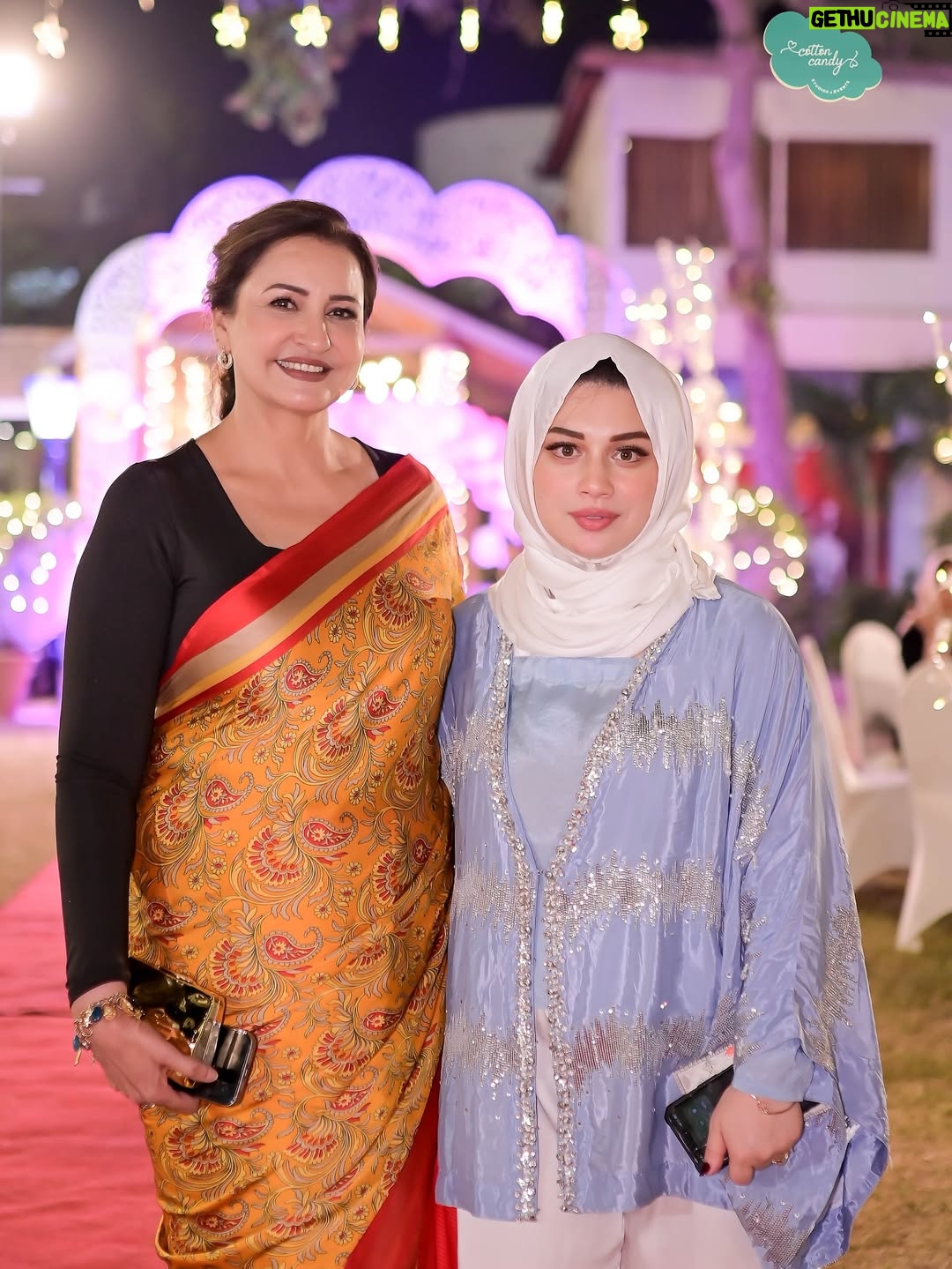Sidra Batool - 61.7K Likes - ⁨	فاصلے اور وقت ان رشتوں پر دھول جمنے نہیں دیتے جو رشتے 

پیار ،احترام  احساس اور محبت سے جوڑے گئے ہوں ❤️❤️❤️

آج کتنے عرصے بعد پیاری سِدرا اور اُس کی فیملی سے مل کر دل کو 

سکون ملا کہ میرے رب نے گھر اور رحمت سے مالا مال کیا 🙏🙏🙏

بچیوں کی سالگرہ بہت مبارک ہو ان کے چہروں کی طرح بخت بھی چمکتے 

رہیں 🙏🙏🙏⁩

Thank you so much my lovely @asmaabbasgill  for this beautiful sareeeeee♥️♥️♥️