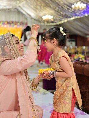 Sidra Batool Instagram - Har dua ka phool — meri betiyan 🌷

Tagging all the GIRLS moms out there. This is for “US” 🤍. When people say ‘hayee apki 3 betiyan hain, Allah larka bhi de. I just smile. Because my daughters are not “LESS’” they are my strength, my light, my rehmat and the most beautiful gift Allah has written for me 🌸✨ And next time someone says ‘sirf betiyan hain’ remember, Allah chose your home to pour this blessing. Don’t feel sad or angry… your house is already full of rehmat and noor 🤍

Can you guess the last pic? 

#mashallah #DaughtersAreBlessings #LittleQueens #GiftOfAllah #DaddyLittleGirl #MamaLove #HomeIsWhereDaughterIs #BundleOfJoy