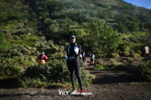 Sigi Wimala Instagram - Ke-2 kalinya ikutan @merapi_merbabu.detrail powered by @vsoyworldindonesia. Seneng ketemu temen-temen trail runners yang walau pun capek masih bisa senyum ketawa, nyemangatin aku!! Terima kasih utk setiap “semangat mba Sigi” yang bikin aku ga nyerah. Energi kalian luar biasa menular. See you next year ya temen2!!!! Siap siap cemong cemongan main pasir di atas gunung…. #trailrun #merbabu