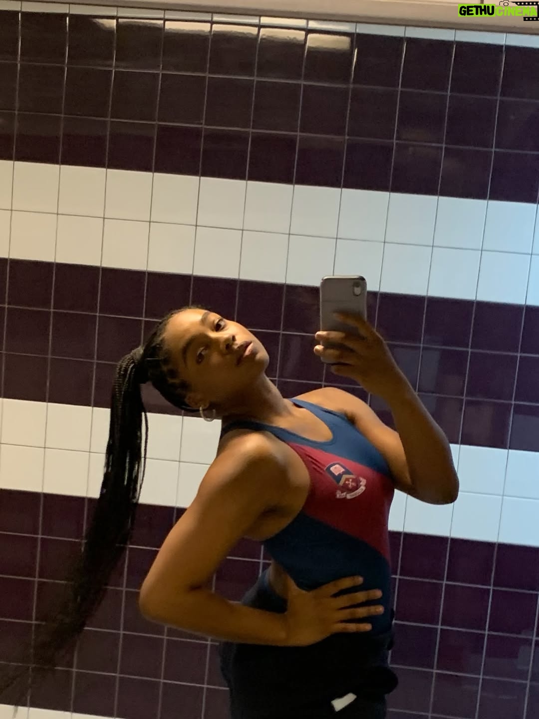 Simone Joy Jones - 25K Likes - I hope you cried and laughed a lot watching the finale, because we cried and laughed a million times making it. 

Wow, what an introduction, what a foundation, what a beginning. 

Thankful for this 4 year long gift to me that continues to give, and the opportunity to be welcomed by this oh so special legacy. 

👑