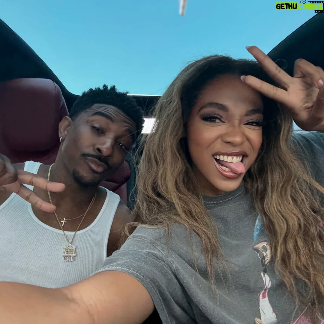 Simone Joy Jones - 25K Likes - I hope you cried and laughed a lot watching the finale, because we cried and laughed a million times making it. 

Wow, what an introduction, what a foundation, what a beginning. 

Thankful for this 4 year long gift to me that continues to give, and the opportunity to be welcomed by this oh so special legacy. 

👑
