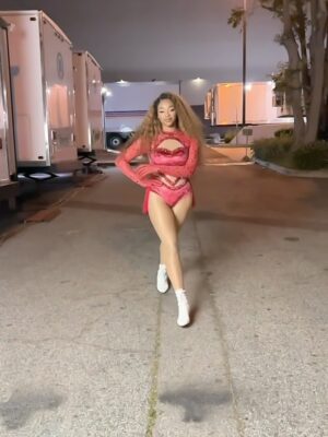 Simone Joy Jones Instagram - Lil BTS and tom foolery. Ep 2 fun.
Manifesting more 567& 8s