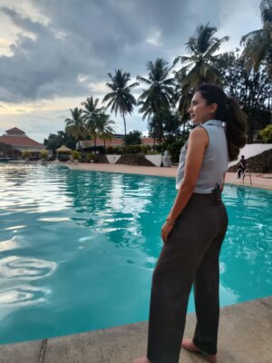 Sindhu Lokanath Instagram - When in the dark, you appreciate light.
When in Silence, you appreciate words.