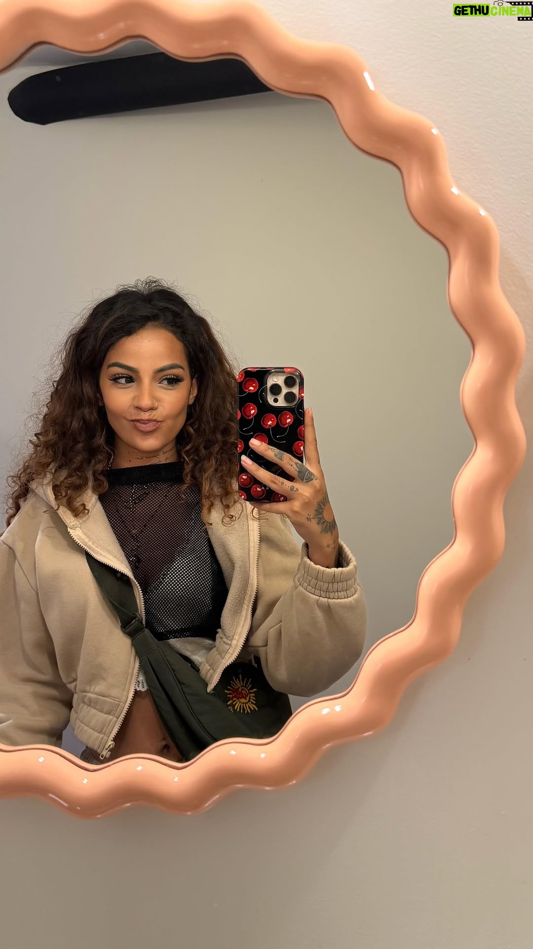 Sindy Michelle Claudia Auvity - 14.3K Likes - Ça fait 2 ans aujourd’hui et j’ai toujours pas la réponse à cette question..