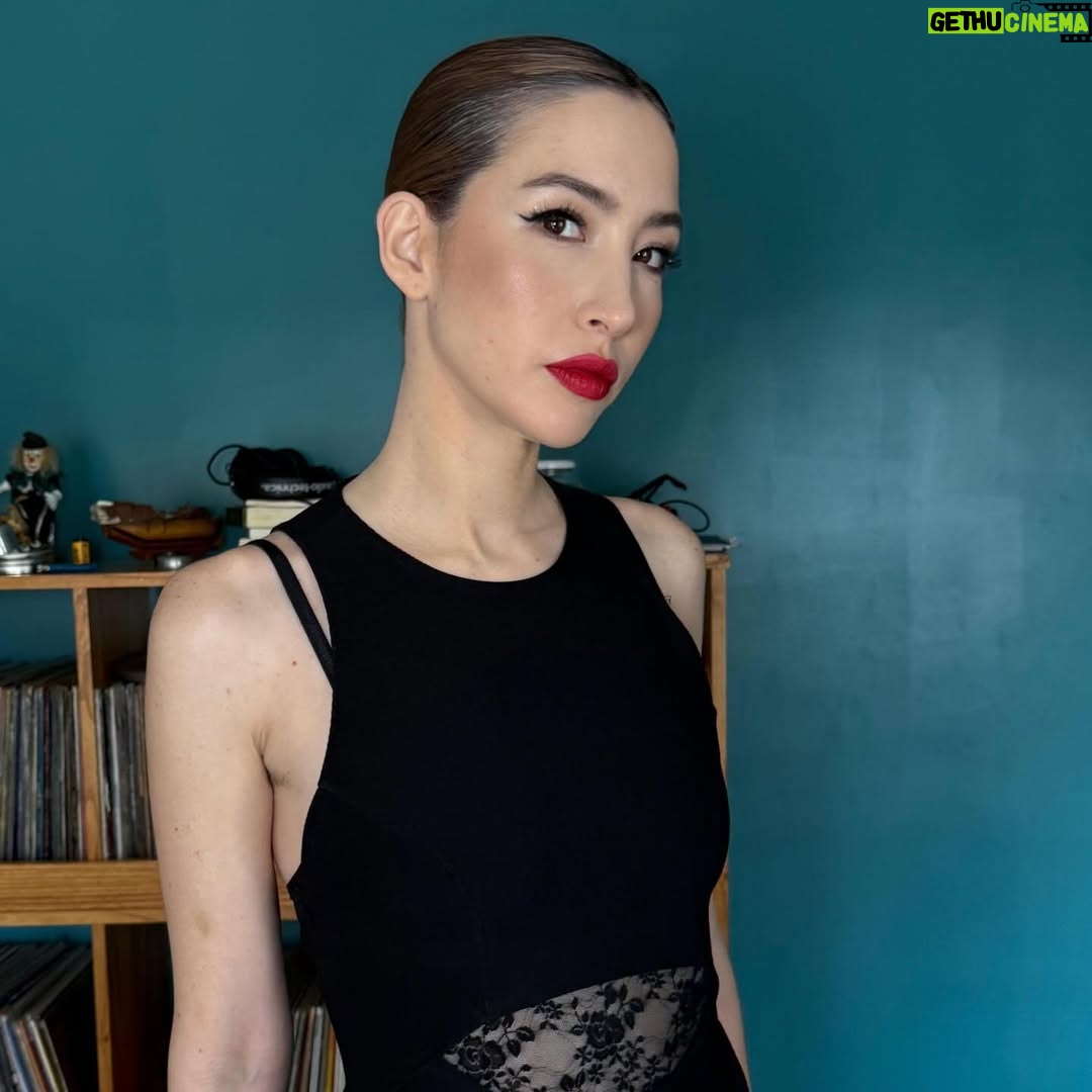 Sofía Gala Castiglione - 8.2K Likes - GRACIAS @barbymencia para @mauromaxdebrito y @makeupbylautaro por montarme para los premios “MARIA GUERRERO” de @amigosdelcervantes 
gracias @o0o00oooooo por ser mi acompañante terapeutica en la movida y gracias a toda la familia de @loquesepierdesetiene LES AMO PARA SIEMPRE