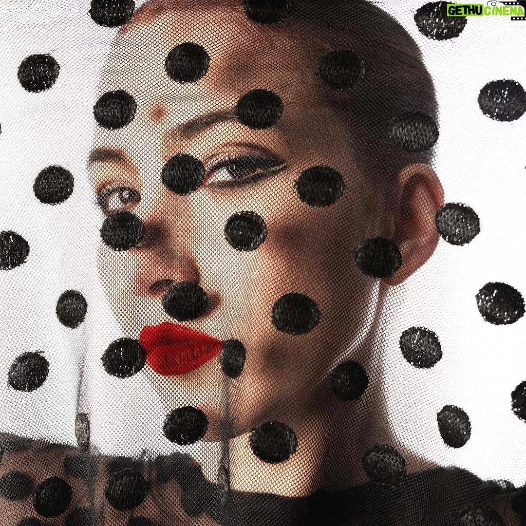 Sofía Gala Castiglione - 14.8K Likes - @socastiglione x @_tavogarcia👗x @brian__ojeda 📷
🖤🤍💋
Pelo y piel @impersonalroses 
Asistencia foto @gonzalosch.mov 
En @vidrieraestudio