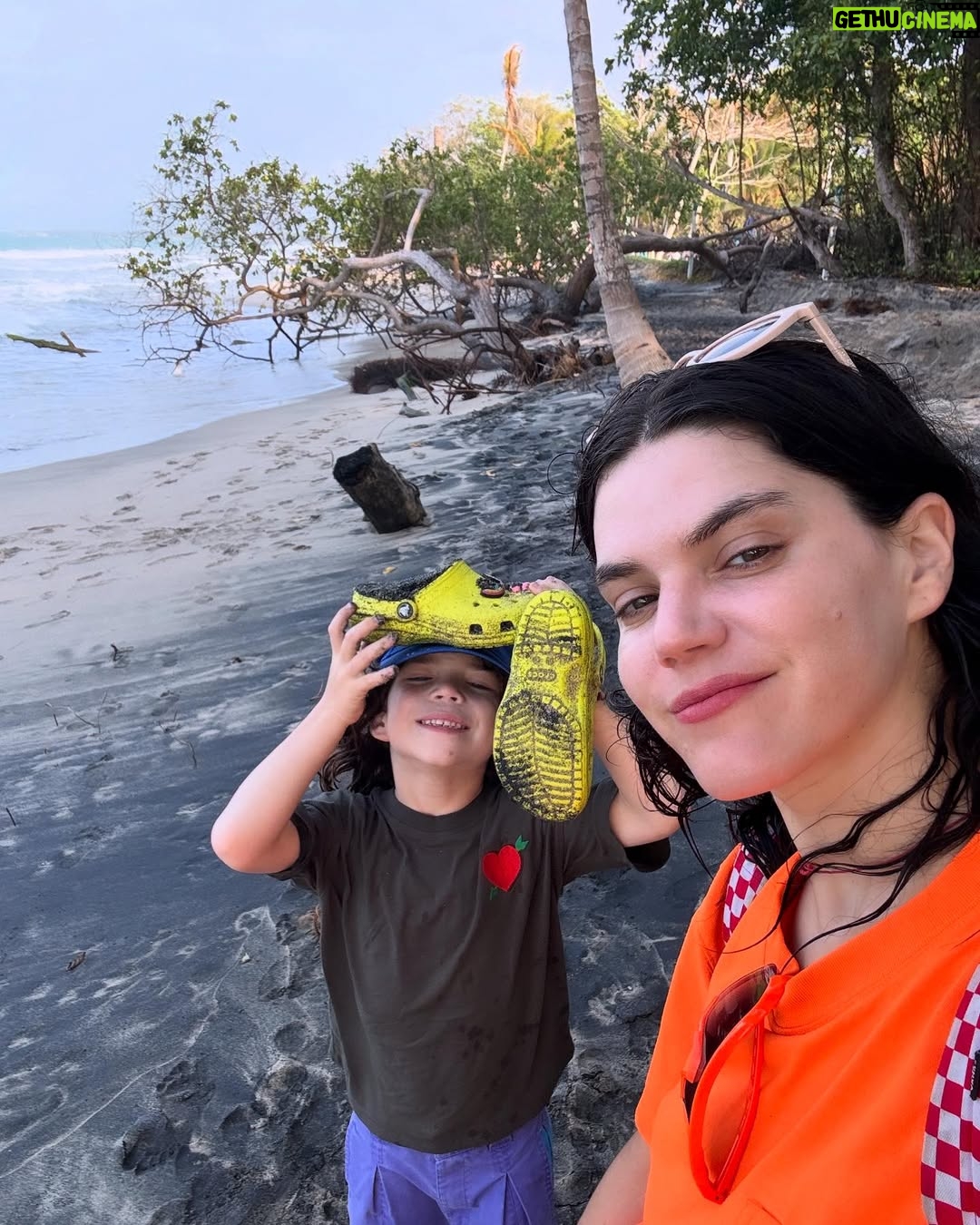 Soko - 14.5K Likes - Nothing in the world i love more than being your mom. Being yours. ♾️ ❤️ ♾️ 
Infinite love to all moms who hold down the forts, especially the single mamas doing it all on their own 💪. We got this !