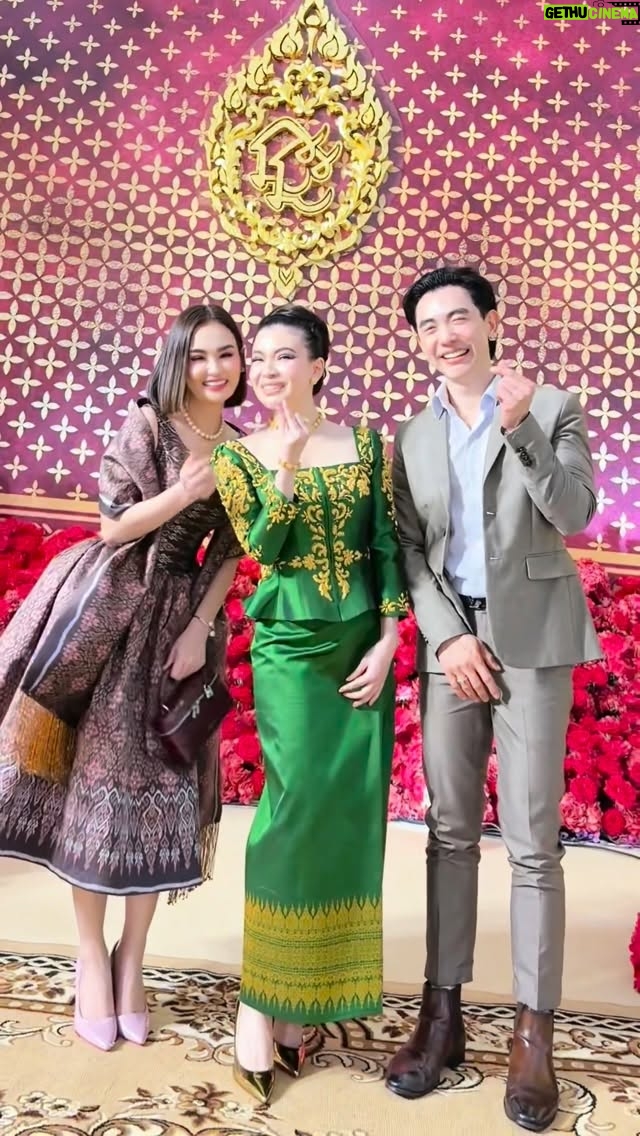 Sokun Nisa - 3.2K Likes - កំរ៉ងវីដេអូ​ real real ខ្លីៗក្នុងថ្ងៃសិរីមង្គលប្អូនទាំងពីរ​ រវល់ល្ងាចឆ្លៀតមកចូលរួមជូនពរអូនទាំងពីរពេលព្រឹក​😍​ សំលៀកបំពាក់​ឆ្នៃម៉ូដដោយហាង​  @sothea_ny_tailor ✂️