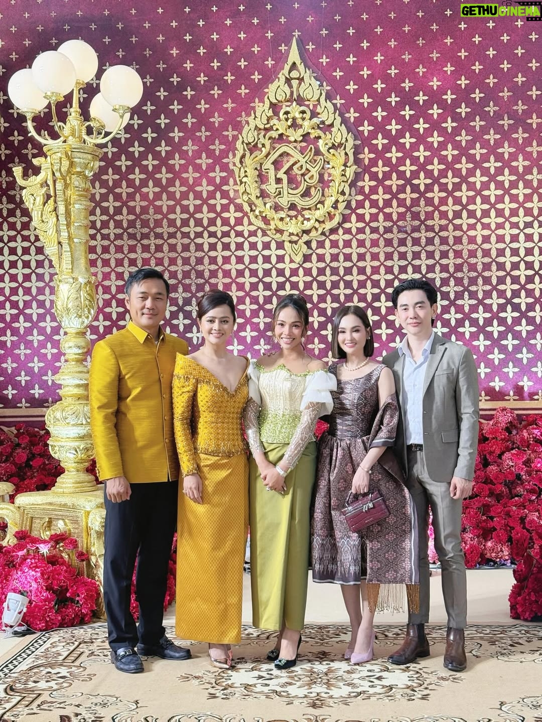 Sokun Nisa - 5.3K Likes - មកចូលរួមពិធីមង្គលការថ្ងៃសិរីសួស្តីរបស់ប្អូន​ ព្រែក​ ប្អូននាថ​ ជូនពរប្អូនទាំងចាប់ដៃគ្នាមានសុខសុភមង្គលរហូតដលចាស់កោងក្នង​ 😍​ អបអរសាទរ​ប្អូនទាំងពីរ​💐😍
សំលៀកបំពាក់​ឆ្នៃយ៉ាងស្អាតសម្យសួនដោយហាង​ 
@sothea_ny_tailor ✂️