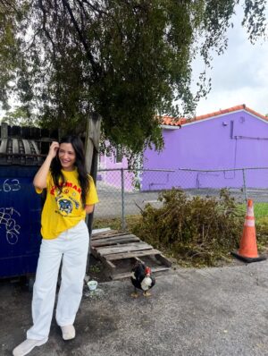 Sol Rodriguez Instagram - Me, my new fav t-shirt and my eagle friend 💛🦅