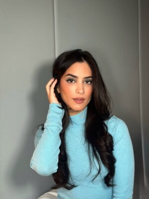 Sol Rodriguez Instagram - 🩵 glam look for my romcom by @cassidyherrera 🦋