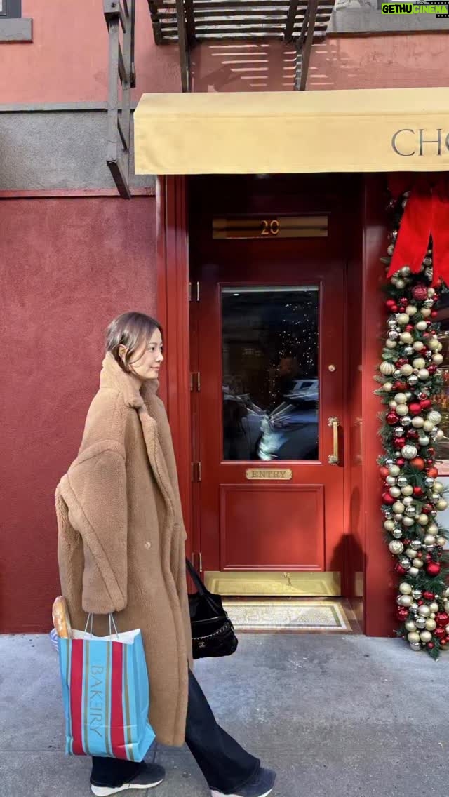 Son Tae-young - 860 Likes - 🎄🤍