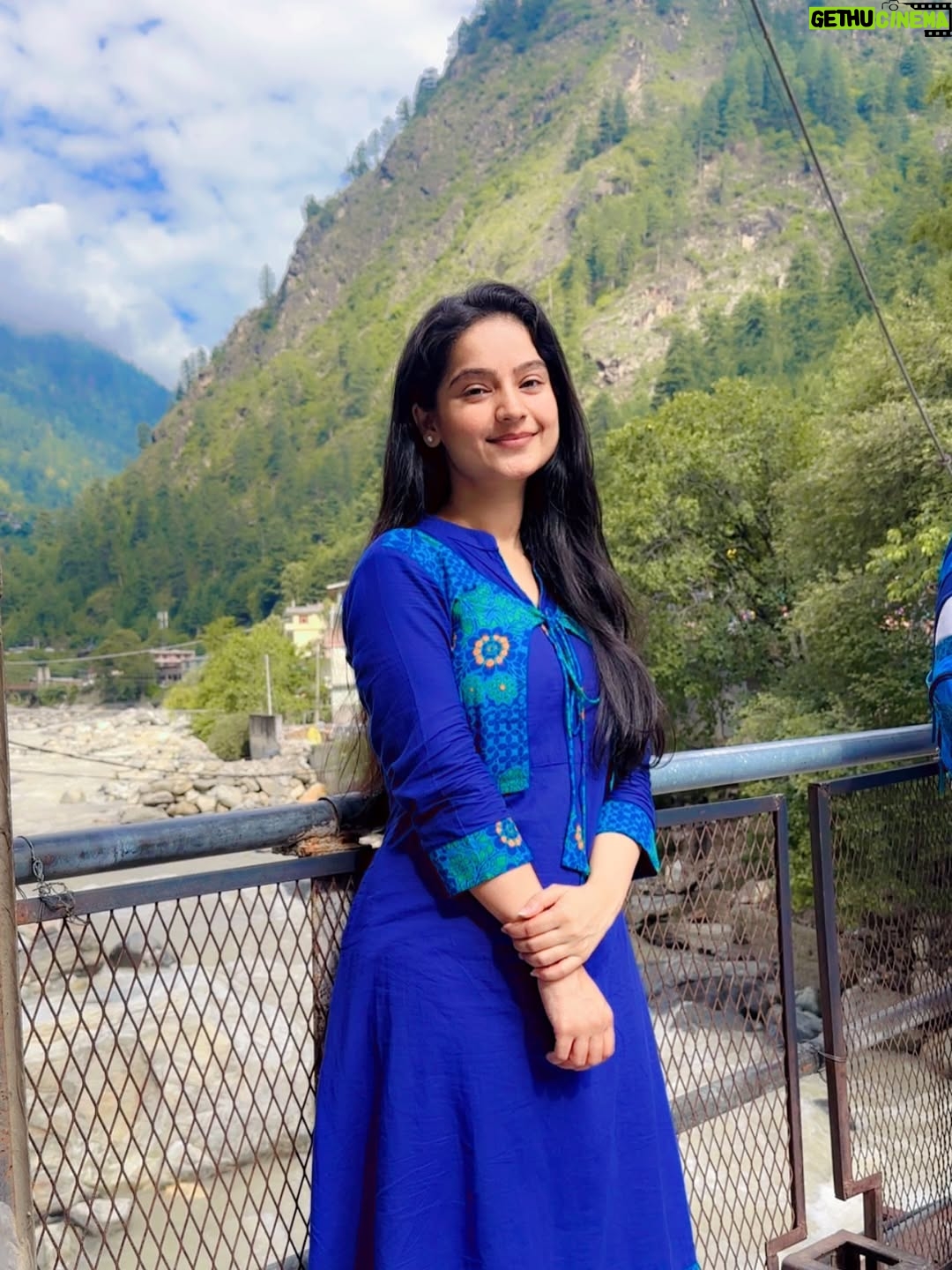 Sonam Lamba - 5.8K Likes - In the mountains, I find my peace! ⛰️❤️

#mountain #peace #manikaran #parvativalley #parvatiriver