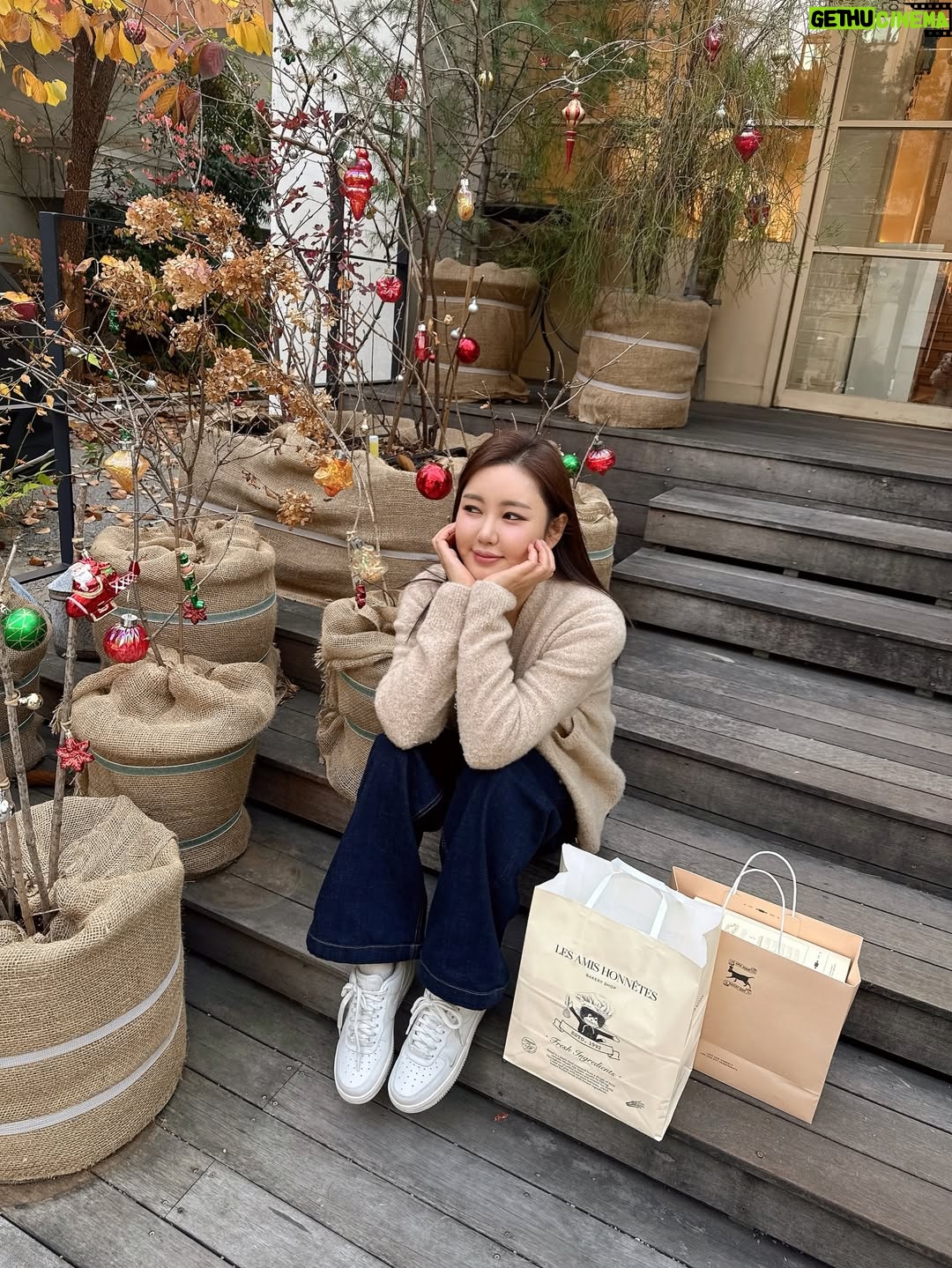 Song Ga-in - 5K Likes - 🤎