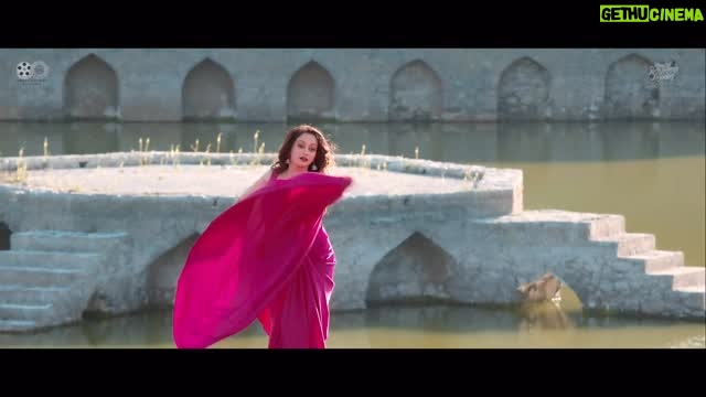 Sonia Kapur - 246.7K Likes - ताल, जल्लोष आणि उत्साहाचा अद्भुत मिलाफ घेऊन आलंय खास गाणं! ✨

मानसी नाईकची अदा आणि सुबोध भावेची जादू अनुभवायला सज्ज व्हा! 🎶

श्रेय पिक्चर कंपनी आणि हिमेश रेशमिया मेलोडीस एकत्र येऊन घेऊन आले आहेत सकाळ तर होऊ द्या मधलं खास गाणं! 

“नाच मोरा” Out Now! 🎶

सकाळ तर होऊ द्या - १० ऑक्टोबरपासून चित्रपटगृहात!

नाच मोरा
संगीत - रोहित राऊत
गायिका - जुईली जोगळेकर
गीत - अभिषेक खणकर
नृत्य दिग्दर्शक - फिरोज खान (बॉलीब्रदर्स)
छायाचित्र दिग्दर्शक - सुनील पटेल
निर्माती - नम्रता सिन्हा
लेखक-दिग्दर्शन - आलोक जैन
व्हिज्युअल प्रमोशन - सोम चव्हाण
हिमेश रेशमिया मेलोडीज सांगीतिक

@shreypicturecompany @namsinha @subodhbhave @manasinaik0302 @alokjainr @realhimesh @himeshreshammiyamelodies @shrey.oberoi @amrita__r @itssaliimshaikh @dilawar_singh_rana