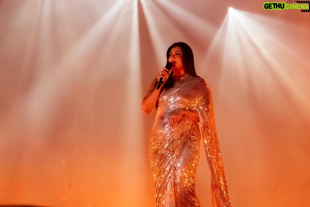 Sonia Kapur - 234.6K Likes - After back to back Mumbai and Delhi sold out shows now Ahmedabad concert historic #capmaniatour 🙏❤️ @soniakapoor06  @saregama_official @himeshreshammiyamelodies