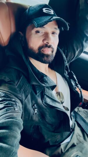 Sonia Kapur Instagram - Jai MATADI Let’s Rock 🙏❤️millions of views in few hours thanks for the amazing response to #saaz 🙏❤️ make your own #reels and send me ❤️ @himeshreshammiyamelodies @soniakapoor06 trending on #reels