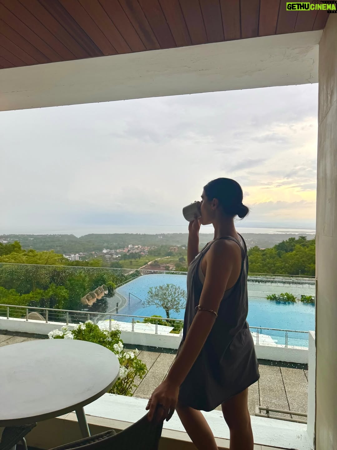 Sonia Rathee - 13.7K Likes - This and not a care in the world🏖

#beach #vacation #happyheart