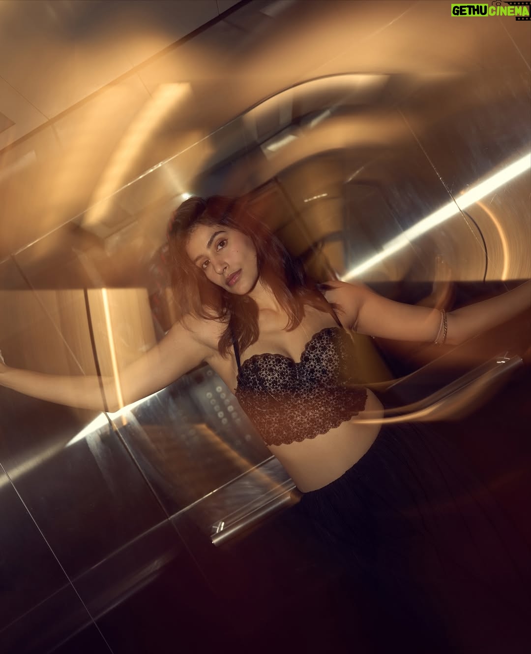 Sonia Rathee - 13.1K Likes - Lift please?
@ayushguptaphoto