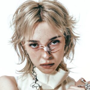 Sophie Luborsky Instagram - spiderwebs. oct 31st 🕷️pre save in bio

i posted it in my discord a while back and have received requests about it ever since so this is for you powerpuffs. it’s also favourite song ive ever made. cant wait. love you <3