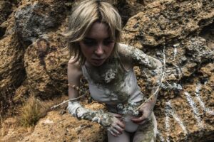 Sophie Luborsky Instagram - muddy filthy dirty 
@pvtchita styling 
@logannwiggins sfx makeup 
@whatsthelocation photography