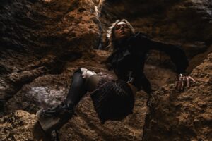 Sophie Luborsky Instagram - muddy filthy dirty 
@pvtchita styling 
@logannwiggins sfx makeup 
@whatsthelocation photography
