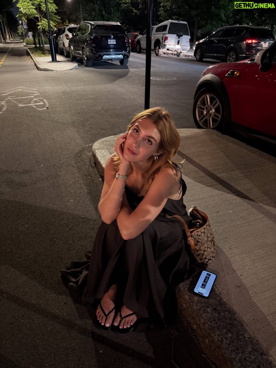 Sophie Nélisse - 60.8K Likes - Just a girl overly excited about her homemade blueberry pie and her new dragonfly friend