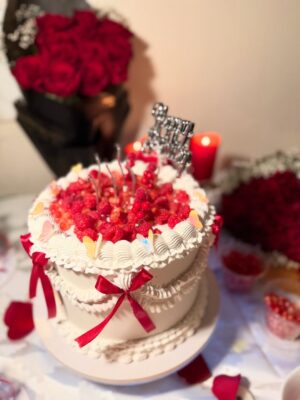 Souhila Ben Lachhab Instagram - It’s my birthday 09/11/2025 🎂🥰❤️ with my sisters @tifa_coif @imane_mouny_ben_lachhab @narjin254 @jihan_fakani.officielle 

Thanks for @mia_cake_dz 🩷

@miss_djina_luxury 🩷 

#birthday #souhilabenlachhab #sahou_ldt #algeria #dz #الجزائر #سهيلة_بن_لشهب